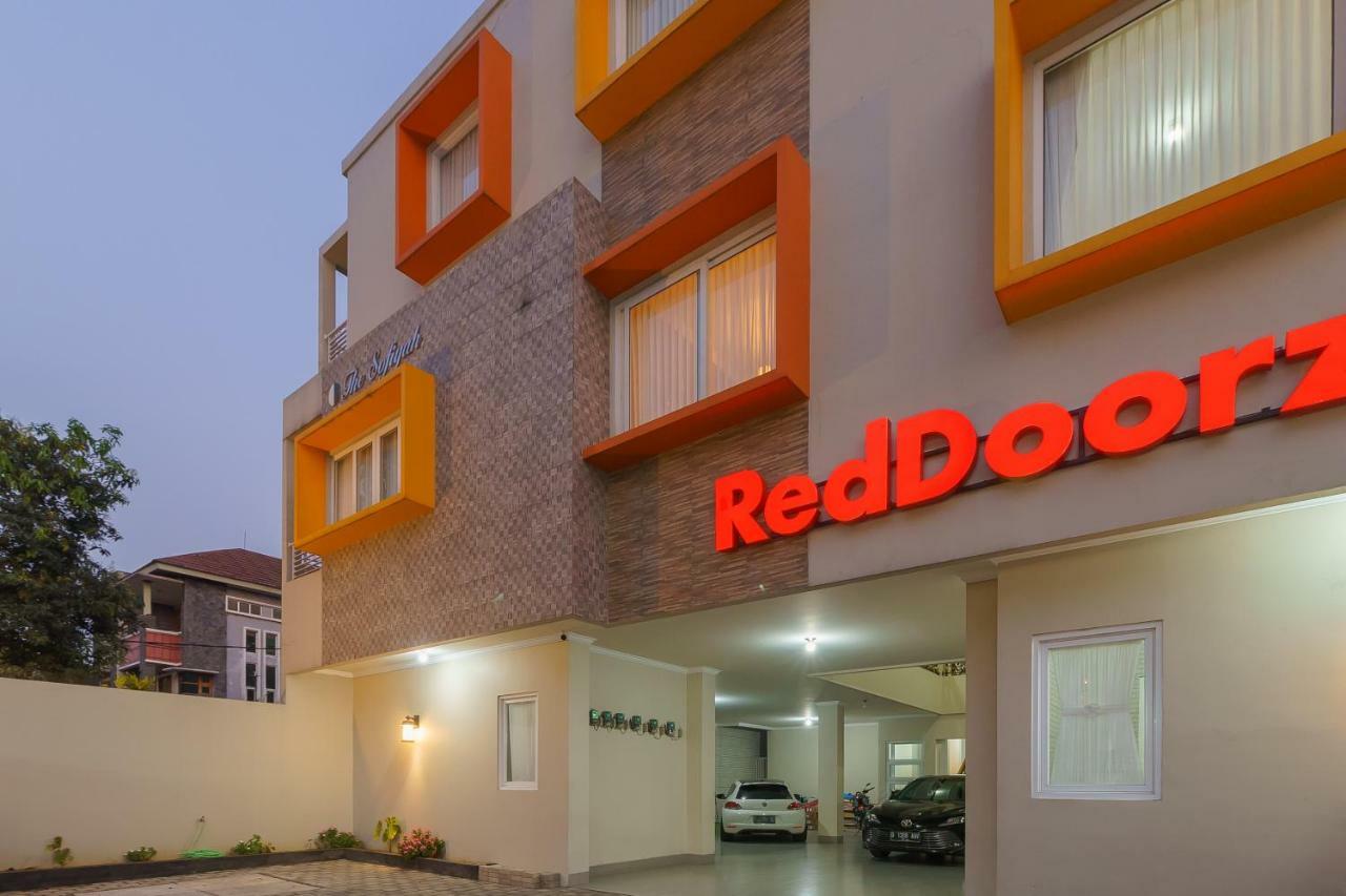 Готель Reddoorz Near Taman Makam Pahlawan Cikutra Бандунг Екстер'єр фото
